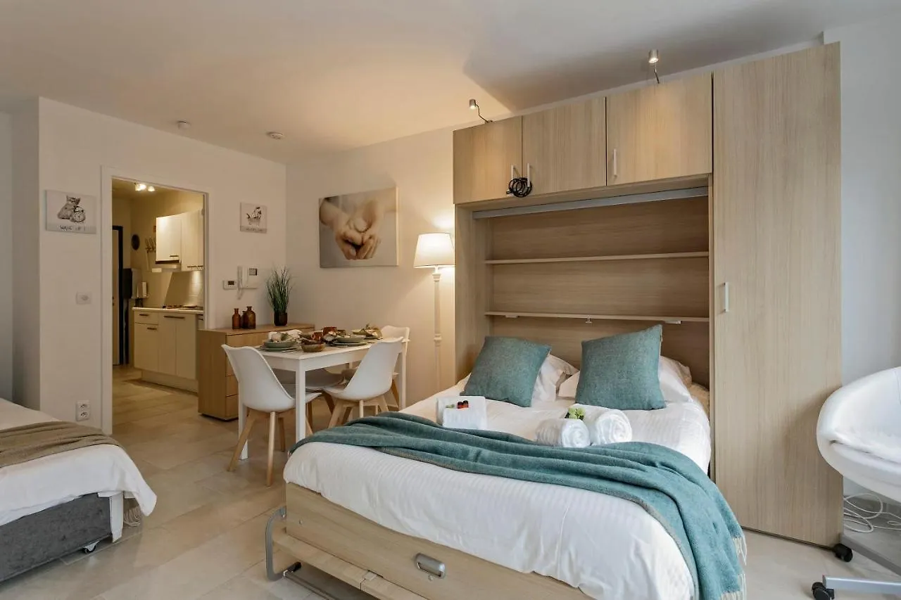 Huswell - Very Cosy And Sunny Studio Apartment Ostend 0*,